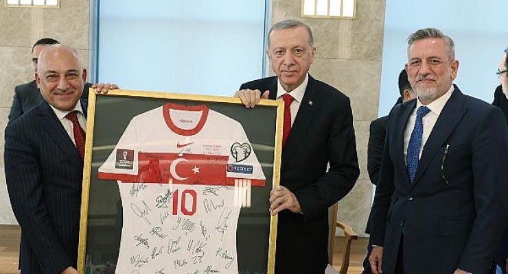 Cumhurbaşkanı Erdoğan, TFF Başkanı Mehmet Büyükekşi’yi kabul etti
