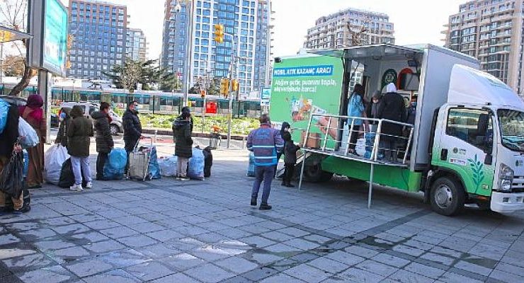 Zeytinburnu Belediyesi: Atıkları Getirdiler Karşılığında 3 Milyon 666 Bin TL Para Puan Kazandılar