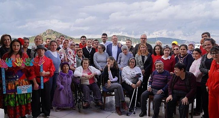 Ayvalık Belediyesi Dünya Engelliler Günü kapsamında kentteki engelli vatandaşlar ve aileleriyle buluşma düzenledi