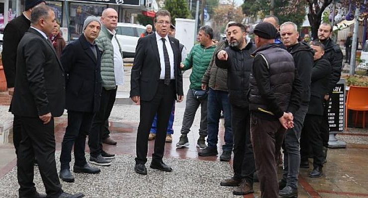 Edremit Belediye Başkanı Selman Hasan Arslan esnafları dinledi